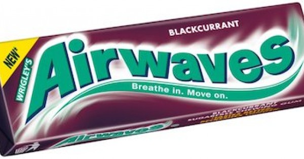 Wrigley's Airwaves Blackcurrant: 30-Piece Box - Planet Candy - Ireland's  Leading Online Sweet Shop